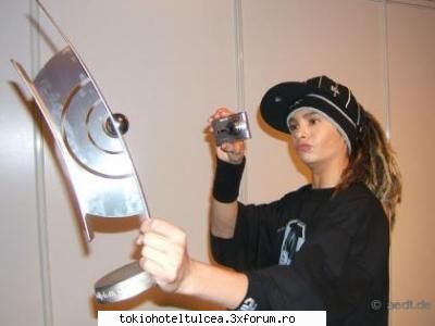 Cele mai tari poze cu tommy - la o parteeee fratziloooor!!!!e doar al - Tom