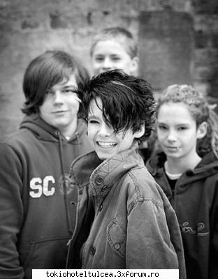 De ce va place TOKIO HOTEL? - cum adika dc imi plac ????halloooo ...... e cea - Tokio Hotel