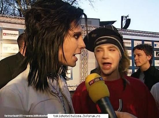 Tom Kaulitz - hm..uite cum ii intra o musca in gura - Tom
