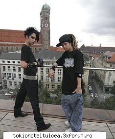 Tom Kaulitz - cum vi se pare sitlul lui de a se imbraca...asa - Tom