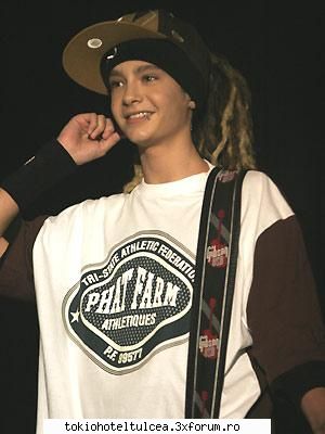 Tom Kaulitz - Tom e ce l mai frumos baiat din Univers il ador e - Tom