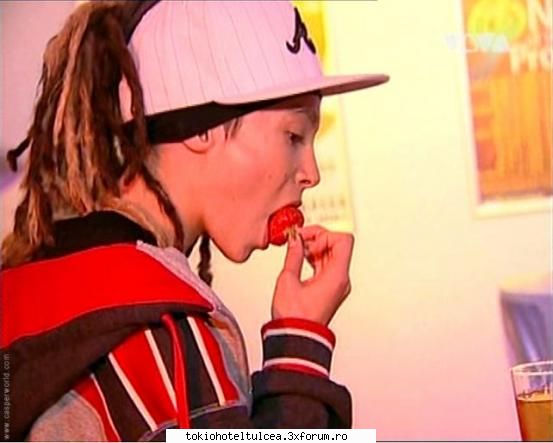 Tom Kaulitz - soooper ...mereu mi se pare sooper ..si cand - Tom