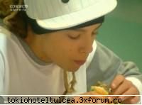 Tom Kaulitz - faza q bautul depinde...ce bea deobicei bea - Tom