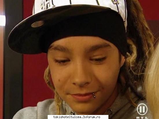 ce gusturi in materie de fete are bill.... - dar eu nam maini frumoasee:(:(=(=( ... bine .. nu - Bill