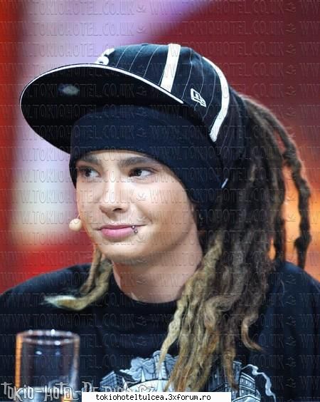 poze " compromitzatoare " cu TOM :*:*:* - tom ii frumsushel da ii oleak cam obsedat(oleak - Tom