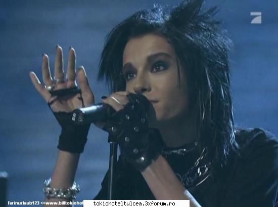 poze tari q bill :D :x - are manusi k ale mele.... ...yeeeyyyeeee.... hey - Bill